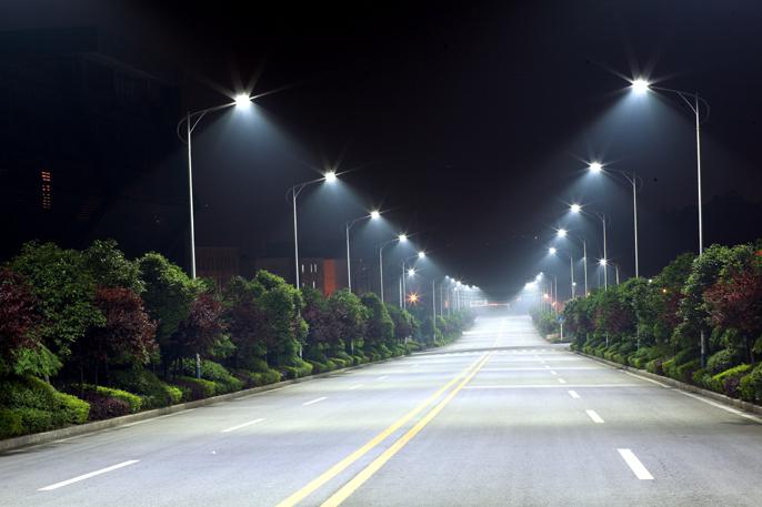 Trwają prace związane z wymianą opraw oświetlenia ulicznego w naszej gminie
